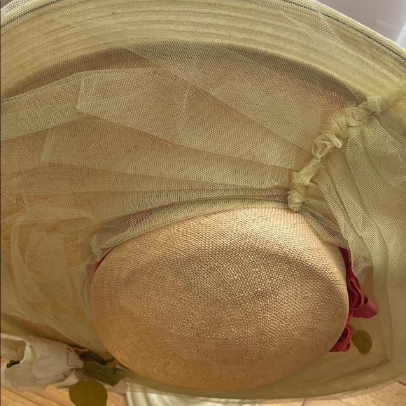 VINTAGE 1910’s straw hat with rose and yellow tulle red velvet Accents - Picture 12 of 13